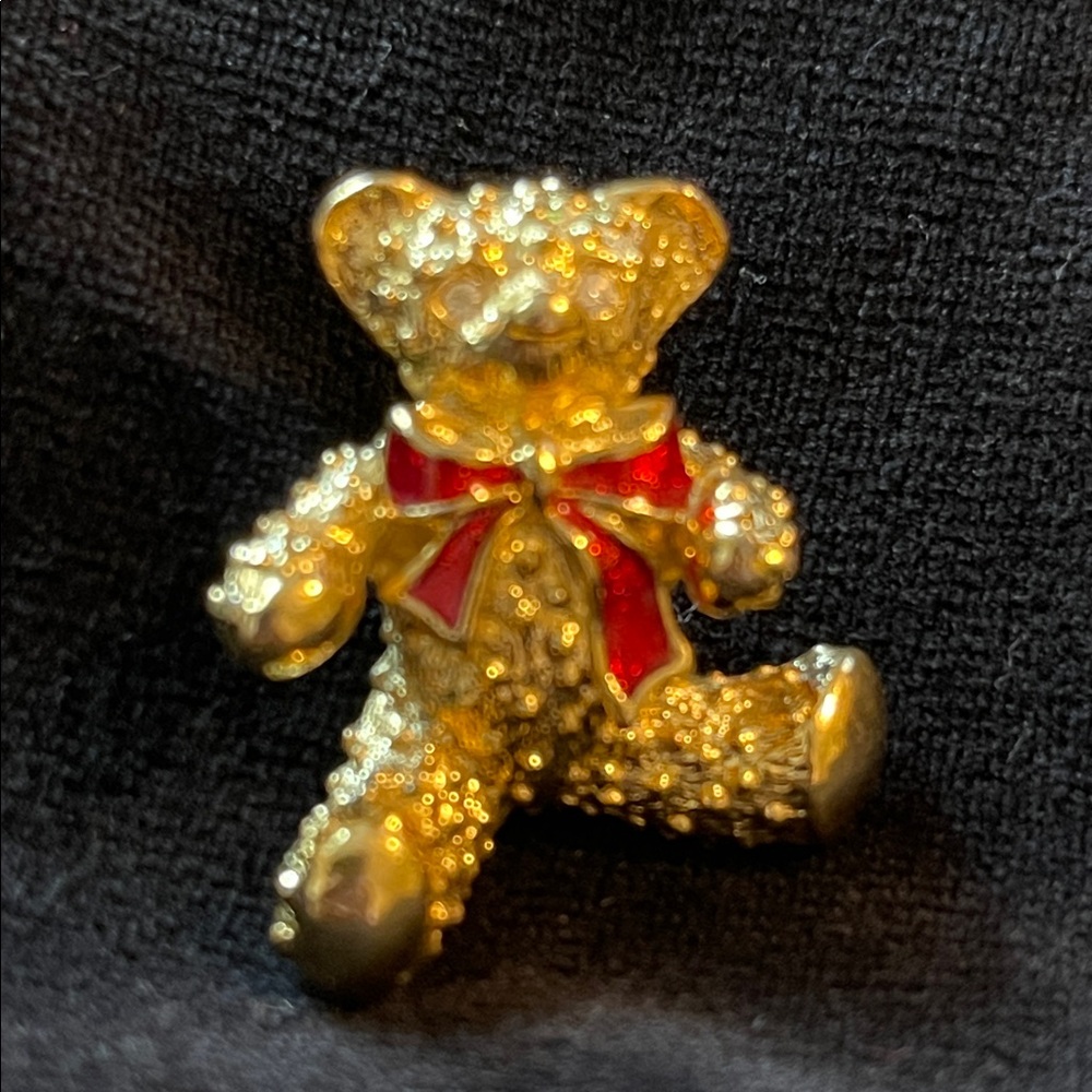 Avon Teddy Bear Brooch Pin 1.5 In Lapel Gold Red Bow Rhinestone Eyes Vintage